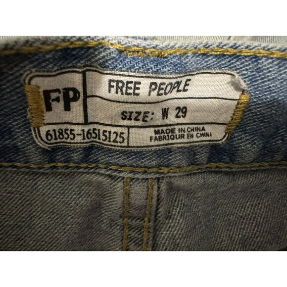 Free People Crochet Lace Trimmed Denim Shorts SZ 29 Boho Concert Festival - Picture 4 of 5